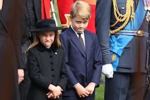 El protagonismo de los bisnietos de la reina y otros gestos de una ceremonia imponente: el funeral de Isabel II, en fotos