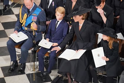 El príncipe Guillermo, el príncipe George, la princesa Kate y su hija la princesa Charlotte