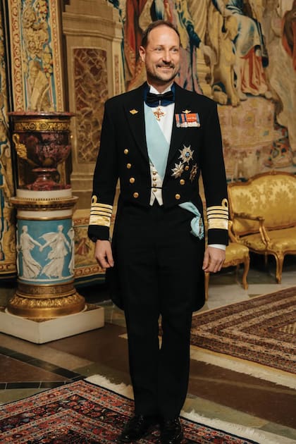 El príncipe Haakon de Noruega llegó a Estocolmo con sus padres en su propio barco