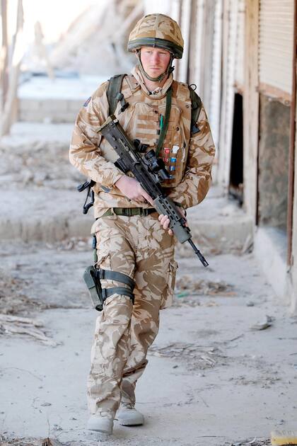 El príncipe Harry, cerca de una base de la provincia de Helmand, en el sur de Afganistán, en 2008. (Stillwell POOL/ Tim Graham Picture Library/Getty Images)