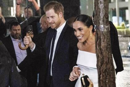 El príncipe Harry duque de Sussex y su esposa Meghan Markle