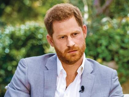 El príncipe Harry entró en pánico al enterarse de que su abuela había sido hospitalizada