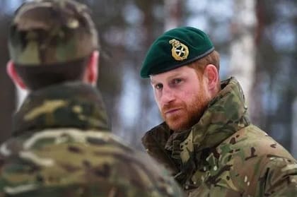 El príncipe Harry sirvió durante diez años en el ejército de su país.