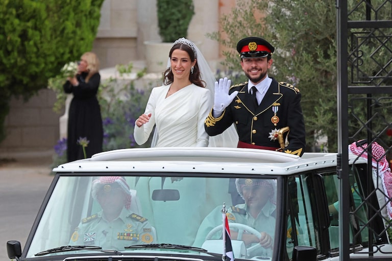 Royal wedding in Jordan: Crown Prince Hussein marries in a ceremony with international guests