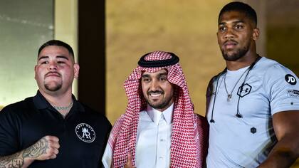 El príncipe Mohamed Bin Salman, en el centro de la organización de peleas de alta gama en Arabia Saudita.