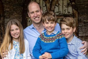 El festejo “fuera de protocolo” del príncipe William, sin Kate Middleton y con sus hijos mayores