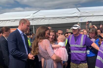 El príncipe William cortó con el momento "tierno" de la visita a Cambridge