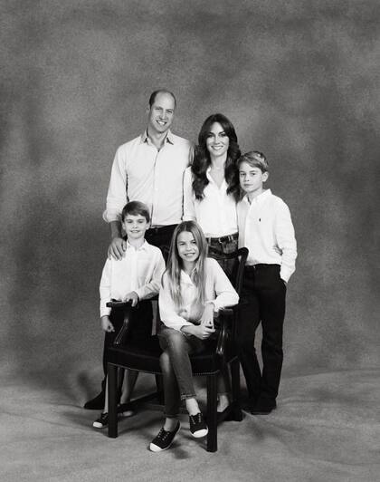 El príncipe William y Kate Middleton con sus hijos George, Charlotte y Louis.