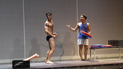 El principio de Arquímides, con Esteban Meloni, Martín Slipak (foto), Beatriz Spelzini y Nelson Rueda, dirigidos por Corina Fiorillo