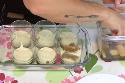 El principio de la receta es muy simple y consiste en superponer los diferentes ingredientes, cuyos sabores se mezclan y complementan