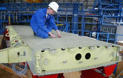 El problema llega en un momento de alta demanda en los talleres.