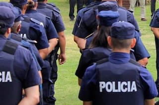 Cuánto cobran los policías en abril 2026 con el bono confirmado