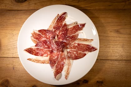 El proceso de curación de la cecina permite una mayor concentración de nutrientes