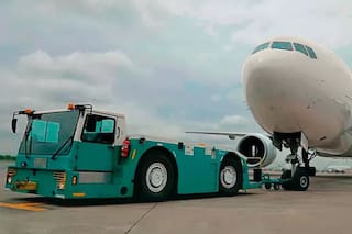 Un gremio aeronáutico denunció a Milei y a Caputo por la tasación de Intercargo