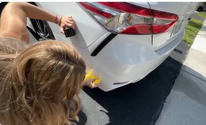 El proceso desde que comenzó a limpiar el auto hasta que lo aceptaron le tomó dos horas