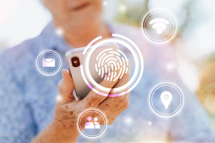 El proceso exige crear una cuenta en Uscis, completar el formulario G-325R