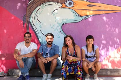 Los muralistas de MACA: Carlos Barreto, Adrián Aguirre, Catalina Cabrera y Pamela Uronez Cuello. Foto: Bianca Moli