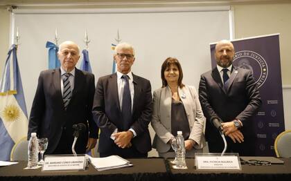 El procurador Eduardo Casal, el ministro Cúneo Libarona, la ministra Bullrich y el juez Mariano Borinski