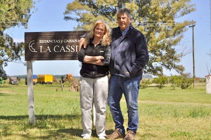 El productor agropecuario Roque Luis Cassini y su mujer Patricia