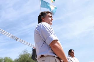 Una comunidad de pueblos originarios bautizó “David” al productor que busca votos contra Insfrán