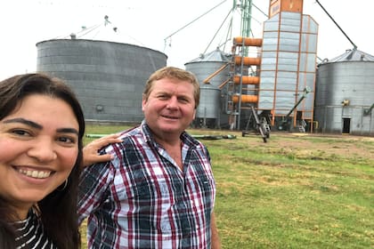 El productor Jorge Neifert y su esposa Vanesa