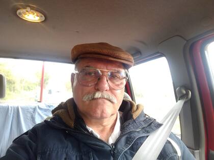 El productor Ricardo Ranger, en su finca denunció que tiene hasta dos robos semanales de fruta