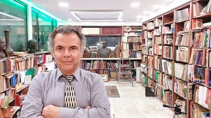 El profesor Juan Antonio Lázara, a cargo del área de Letras, Patrimonio, Radio y Televisión del Fondo Nacional de las Artes