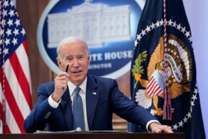 El programa anti-inflacionario, conocido como Inflation Reduction Act, que fue aprobado por Joe Biden, incluye una tasa impositiva corporativa mínima del 15 % sobre las ganancias de las empresas con más de US$1000 millones en ingresos antes de impuestos
