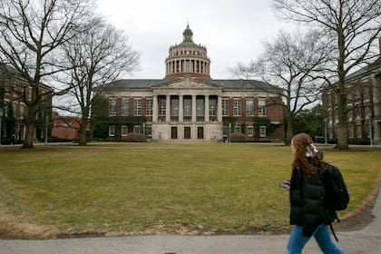 El programa apunta a neoyorquinos de entre 25 y 55 años que no tienen título universitario (AP Foto/Ted Shaffrey, Archivo)