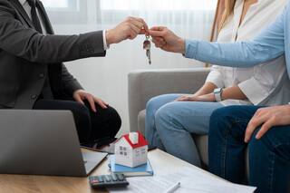 Inscripción para recibir hasta el 20% del precio de compra de una casa nueva en California