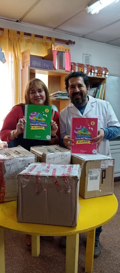 El programa “Leer te ayuda” se propone capacitar a equipos directivos y docentes y complementar esa formación con la entrega de libros de la colección de lectura autónoma de Fundación Leer.