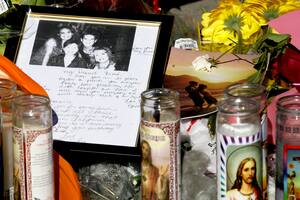 El programa trata de diversos asesinatos que conmovieron a la audiencia pública