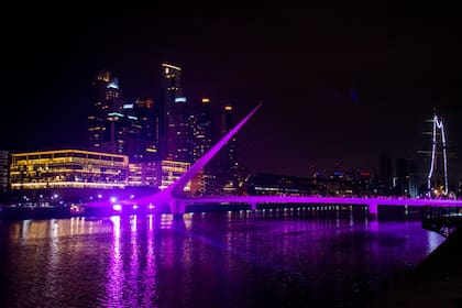 El pronóstico para la Ciudad de Buenos Aires prevé que el jueves 18 tenga una noche despejada con una temperatura promedio de 10°C