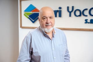 Maneja 8500 hectáreas e inspira a otros empresarios por su forma de producir