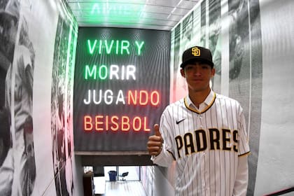 El prospecto mexicano de Grandes Ligas expulsado por “transporte ilegal de migrantes”