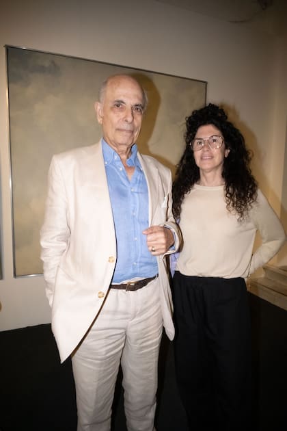El protagonista de la muestra, Jacques Bedel, junto a la artista Cynthia Cohen