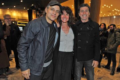 El protagonista de la puesta junto a Florencia Raggi y Nicolás Repetto