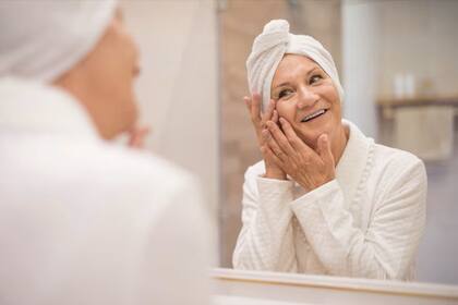 El protector solar es fundamental para retener la humedad en la piel y relentizar el envejecimiento