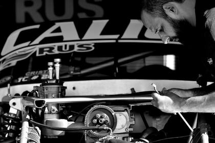 El protocolo sanitario que presentó la ACTC y aprobó el Ministerio de Salud de la Nación autoriza a que cinco personas por cada auto, incluido el piloto