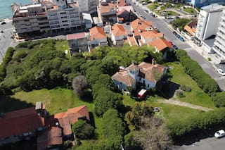 Dan luz verde para construir una torre de 35 pisos entre chalets históricos y vecinos denuncian irregularidades