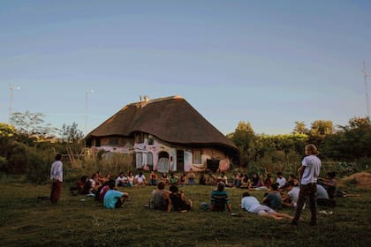 El proyecto comenzó en 1992, cuando la Asociación Gaia compró un campo de 20,5 hectáreas en Navarro.