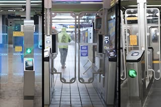 Nuevas puertas antievasión en el metro de Nueva York: el mayor cambio desde los años 90