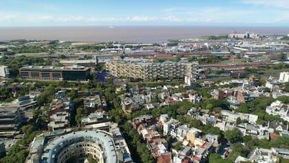 El proyecto de Barrio Parque se despliega de forma horizontal en una estructura de “barra” con solo nueve pisos de altura