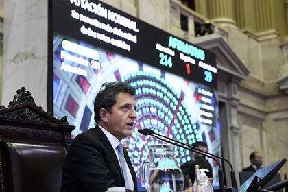 El proyecto de la norma regulatoria se votó positivamente con amplia mayoría en Diputados; luego, fue convertida en ley por la Cámara Alta