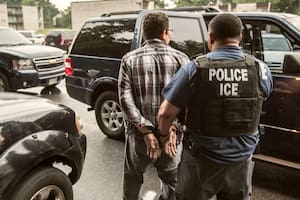 El proyecto de ley de California que prohíbe a la Policía colaborar con el ICE