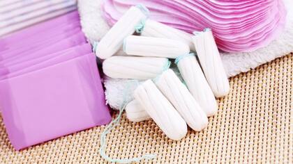 El proyecto de ley busca la eliminación del IVA y la provisión gratuita de artículos de higiene menstrual a mujeres de bajos recursos