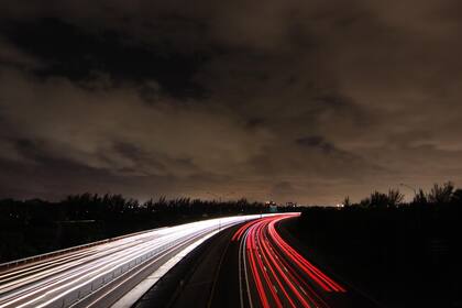 El proyecto de ley está dirigido a las personas que deben transitar por autopistas para sus actividades diarias
