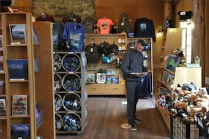 Buscan que solo se vedan productos de EE.UU. en los parques nacionales