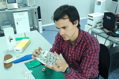 El proyecto está siendo incubado en la Fundación Argentina de Nanotecnología (FAN), que le brinda espacio de laboratorio