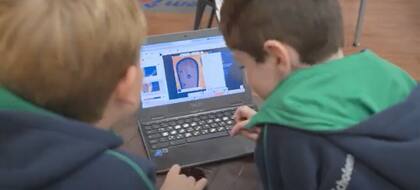 El proyecto invita a los chicos a inventar consignas matemáticas vinculadas a numeración, operaciones, problemas, multiplicación y tabla pitagórica